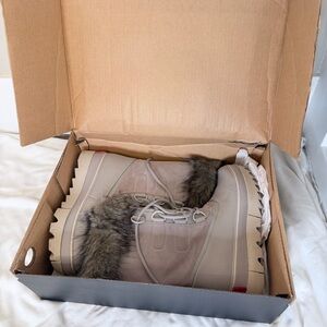 Grey Winter Boots with Faux Fur Trim